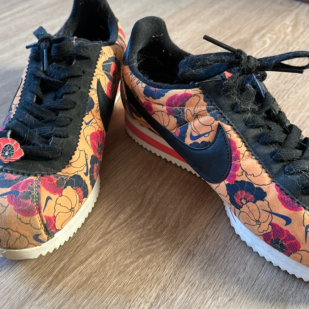 Nike California Poppy Cortez